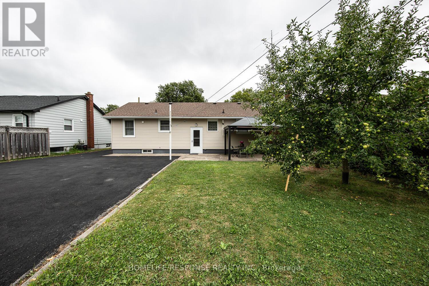 35 PARKDALE DRIVE - 34