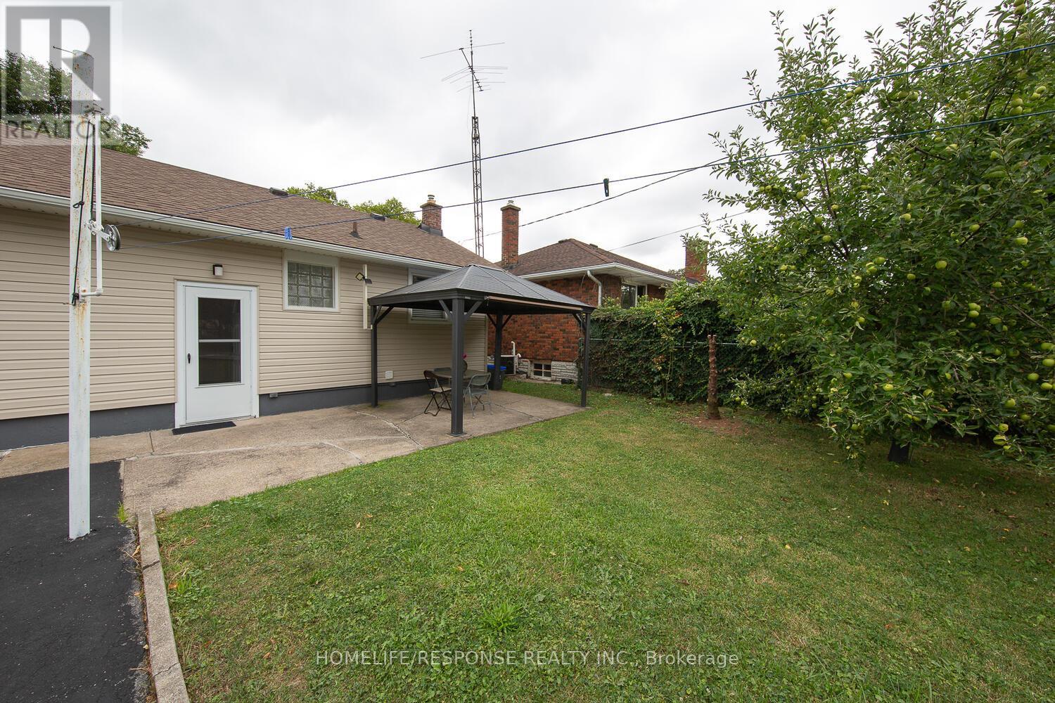 35 PARKDALE DRIVE - 35