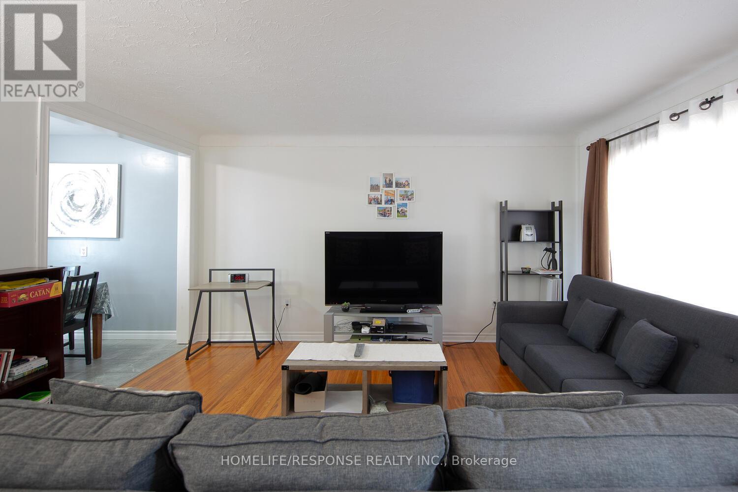 35 PARKDALE DRIVE - 7