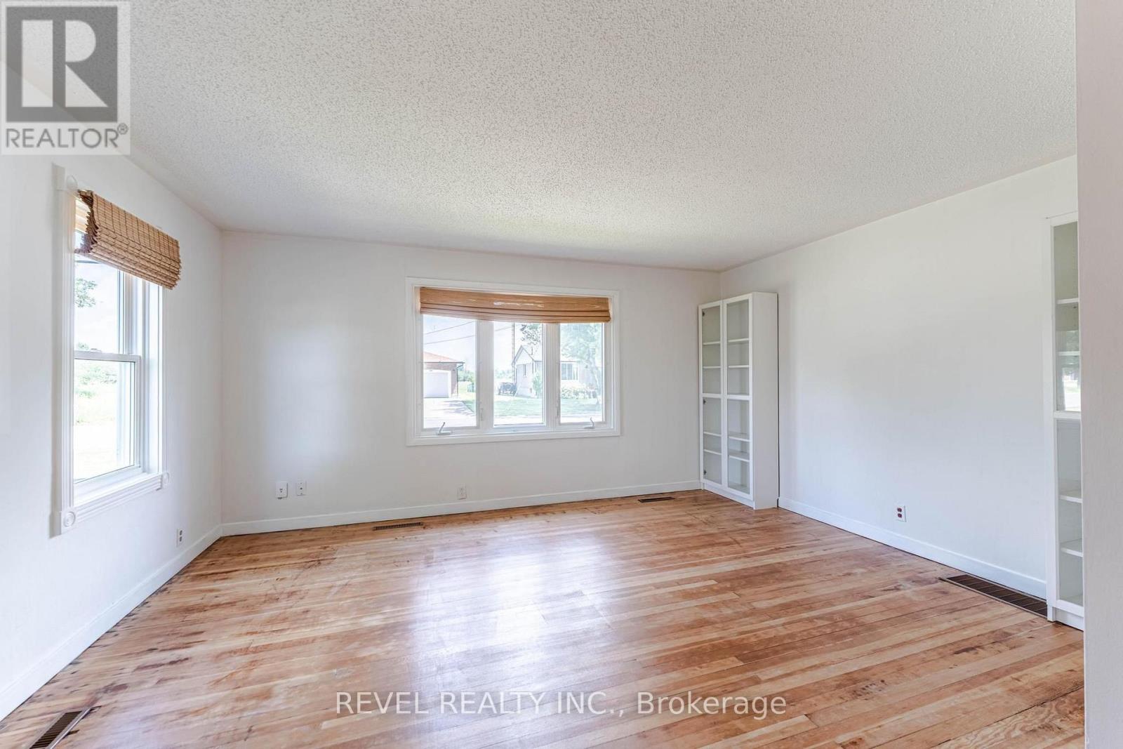1217 ORCHARD AVENUE - 12