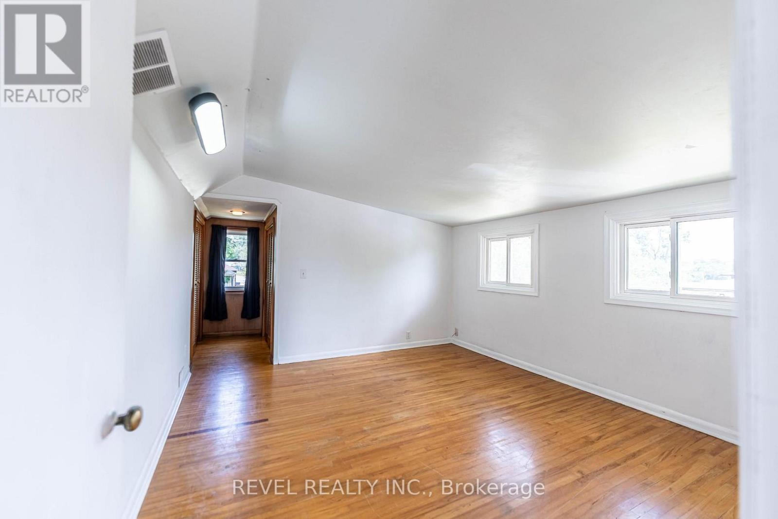 1217 ORCHARD AVENUE - 19