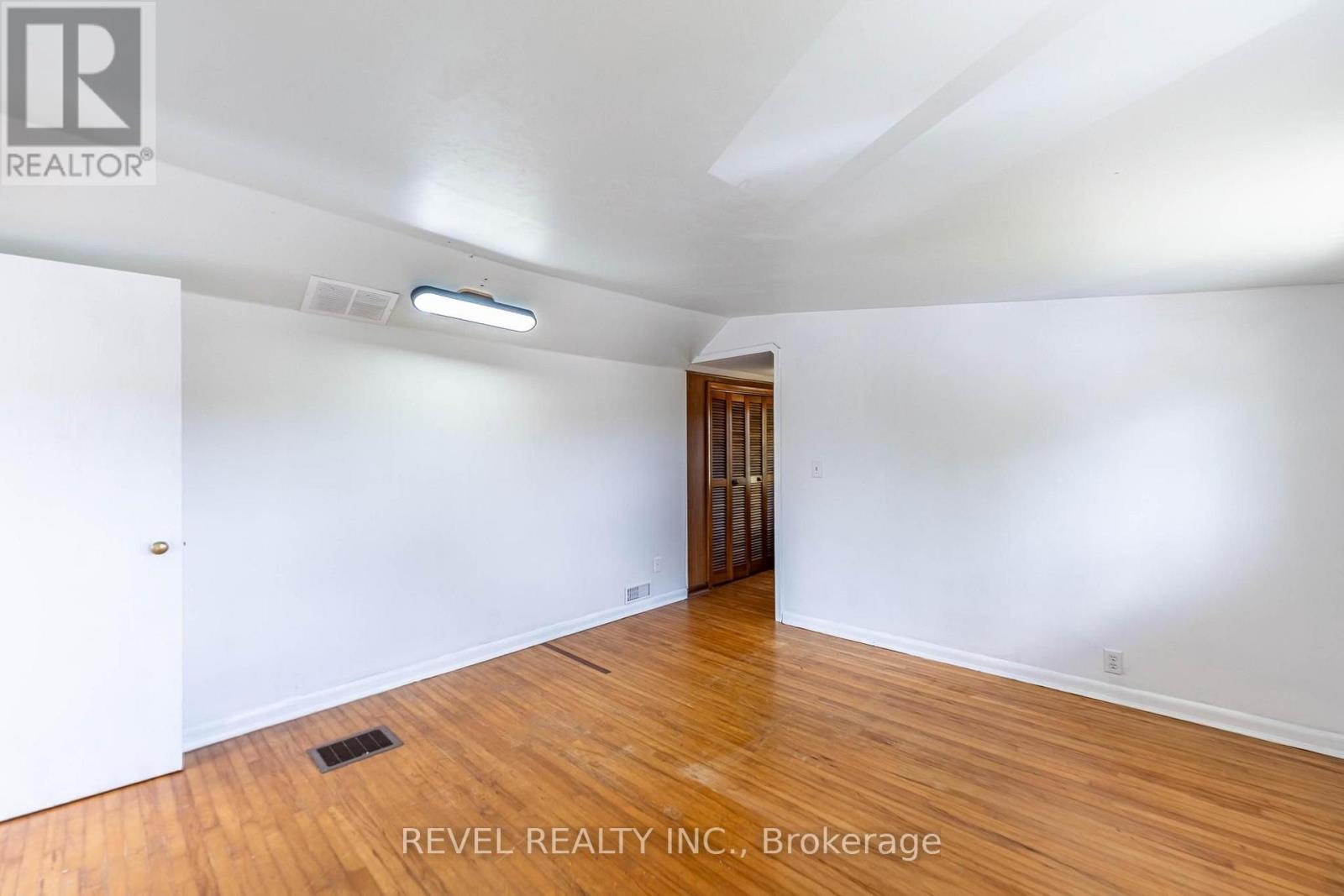 1217 ORCHARD AVENUE - 21
