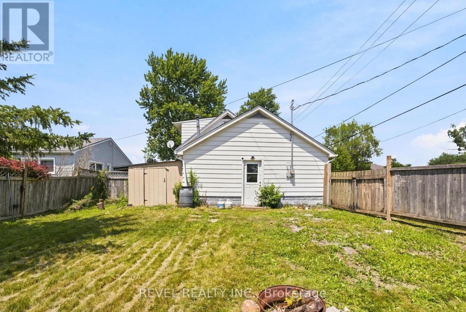 1217 ORCHARD AVENUE - 24