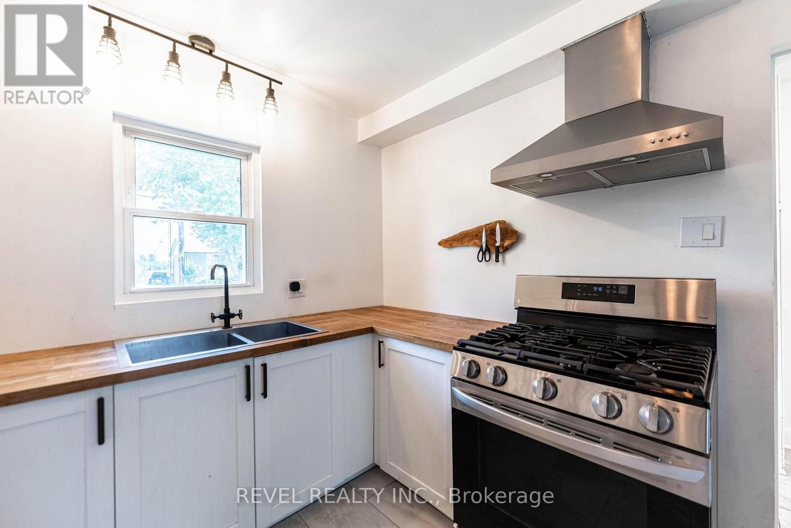 1217 ORCHARD AVENUE - 8