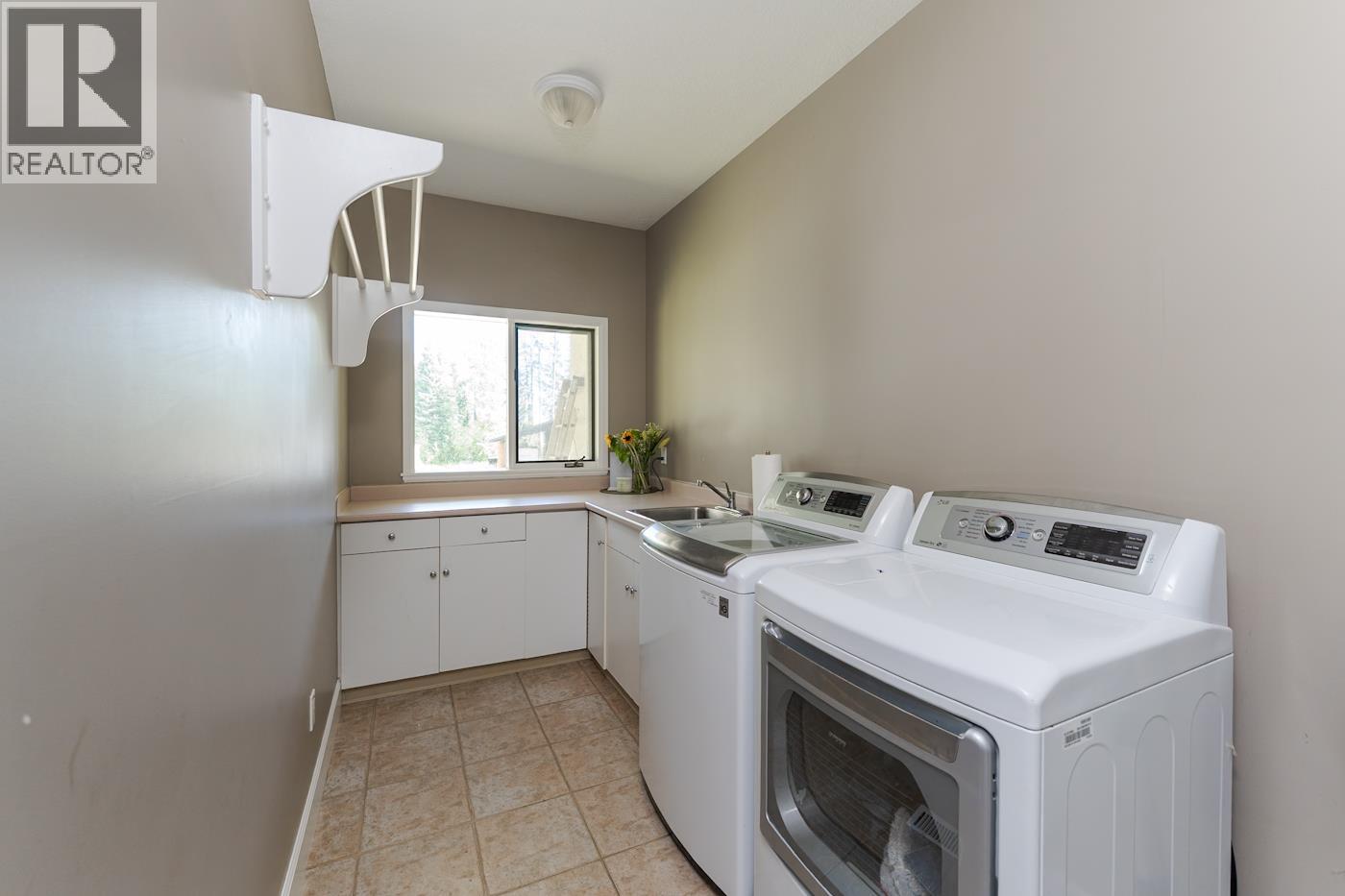 Photo 26 of 40 — 4510 FERGUSON LAKE ROAD · Prince George, BC