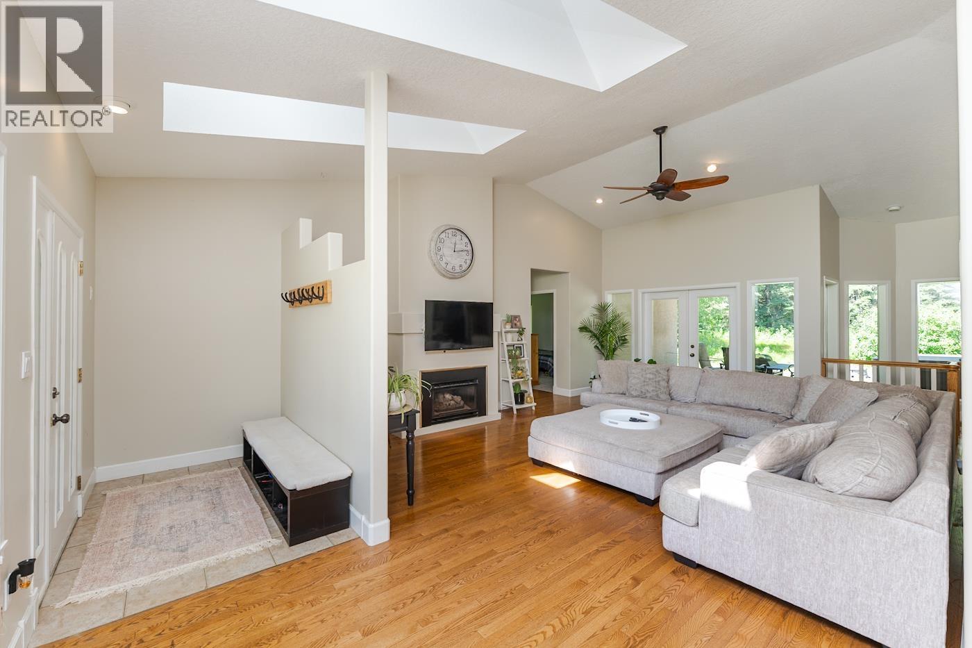 Photo 12 of 40 — 4510 FERGUSON LAKE ROAD · Prince George, BC