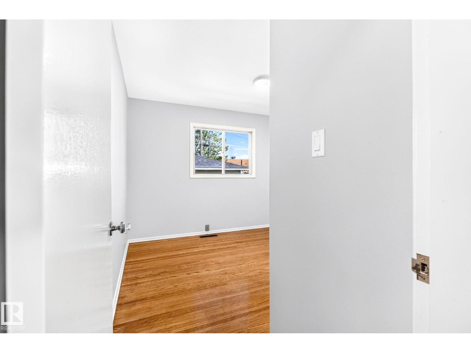16152 110B AV NW NW - 22