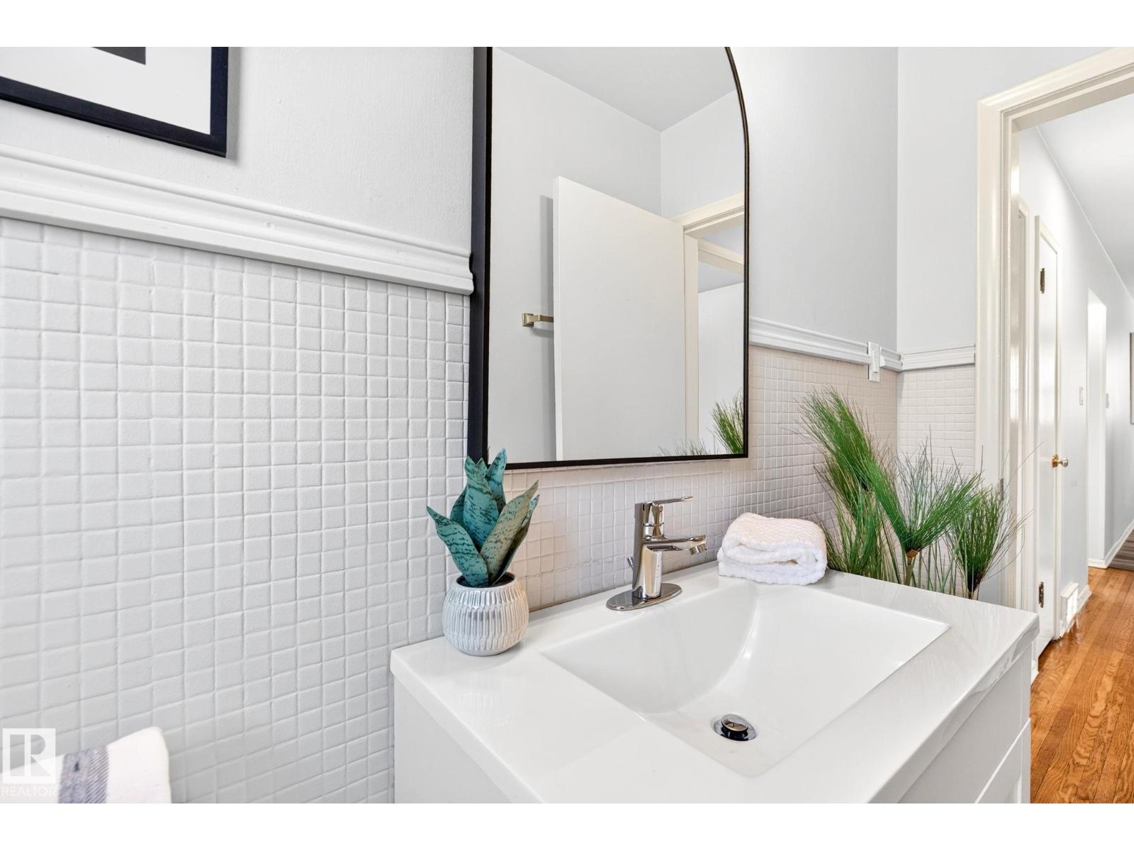 16152 110B AV NW NW - 19