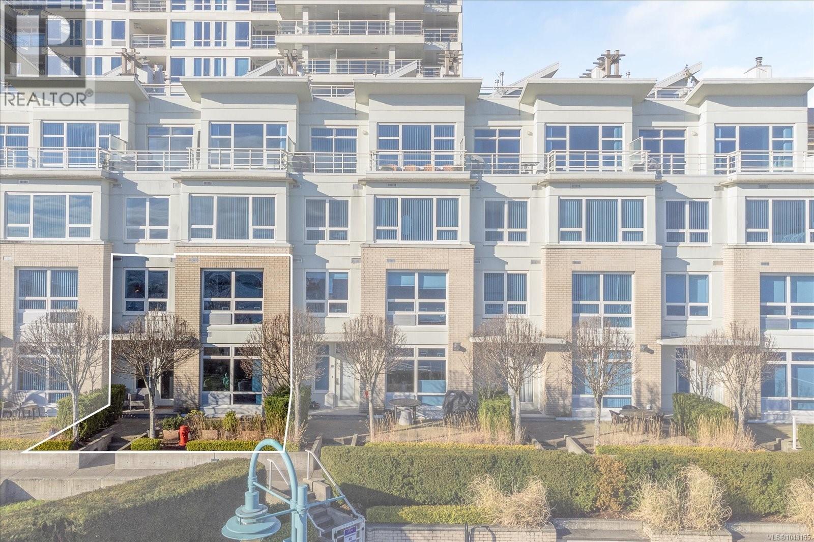 #TH10 38 Front St - 31