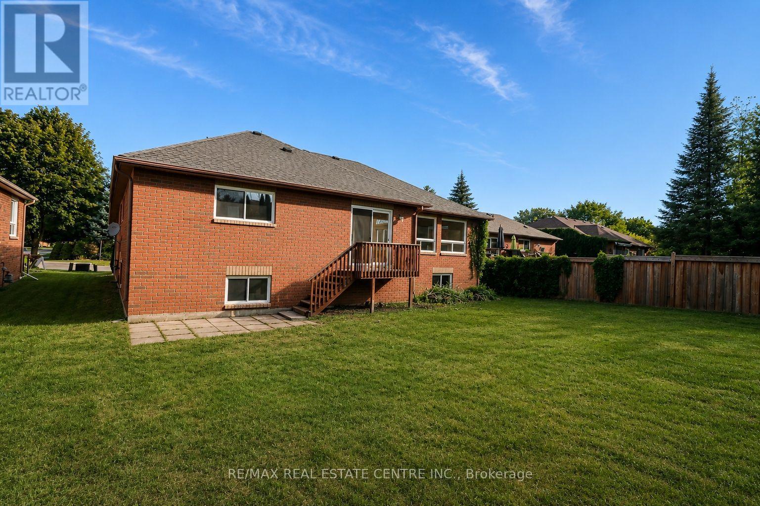 431 RAMBLEWOOD DRIVE - 33