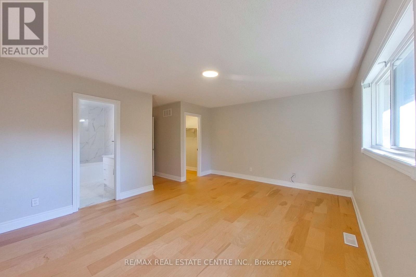 431 RAMBLEWOOD DRIVE - 23