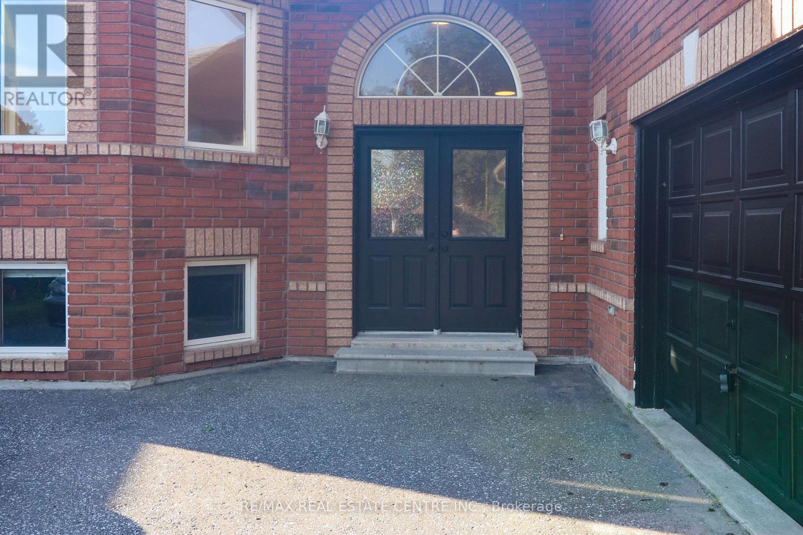 431 RAMBLEWOOD DRIVE - 30