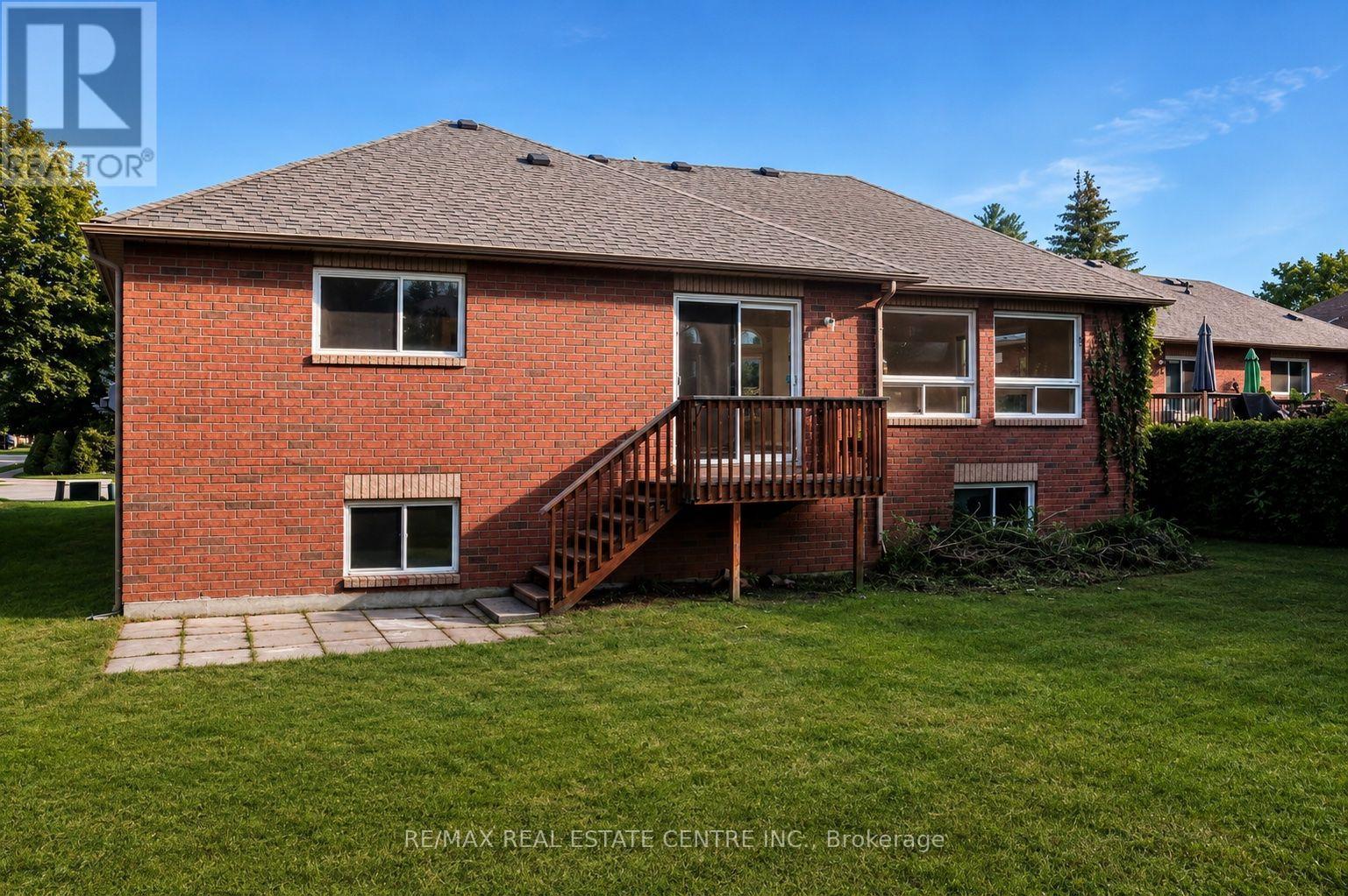 431 RAMBLEWOOD DRIVE - 32