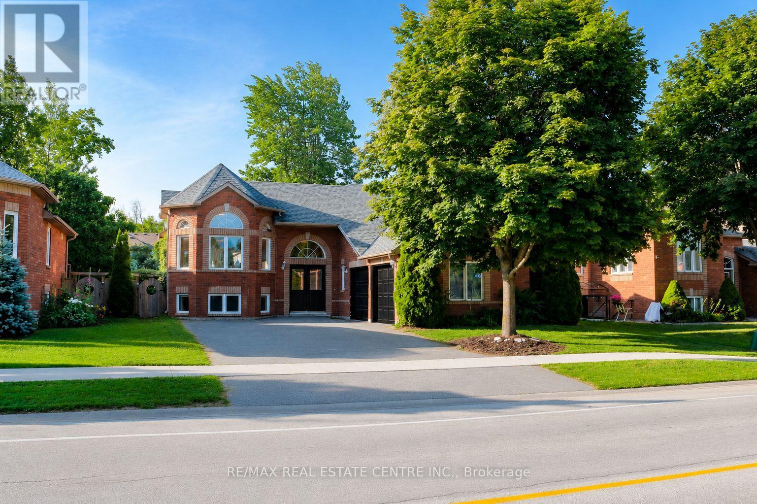 431 RAMBLEWOOD DRIVE - 34