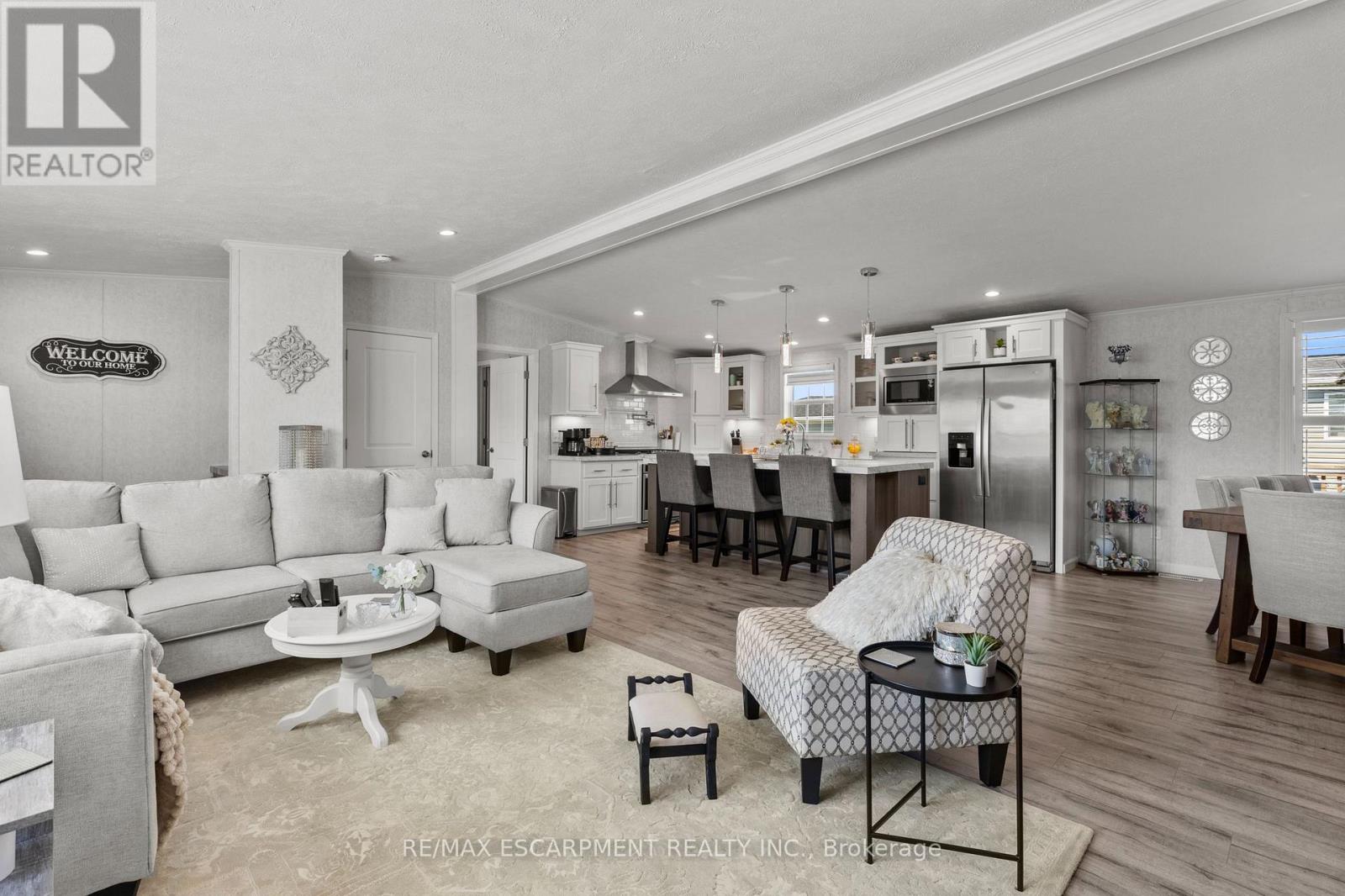 13 HICKORY HOLLOW - 12