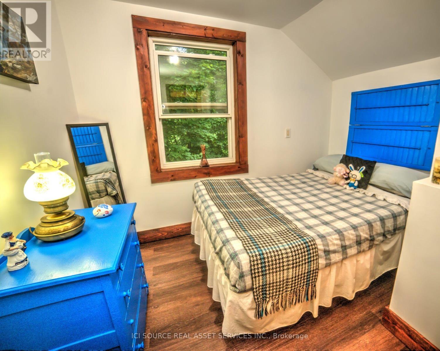 #UNIT 5 1218 MILFORD BAY ROAD - 31