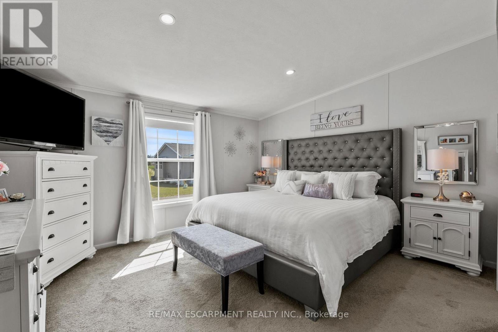 13 HICKORY HOLLOW - 18