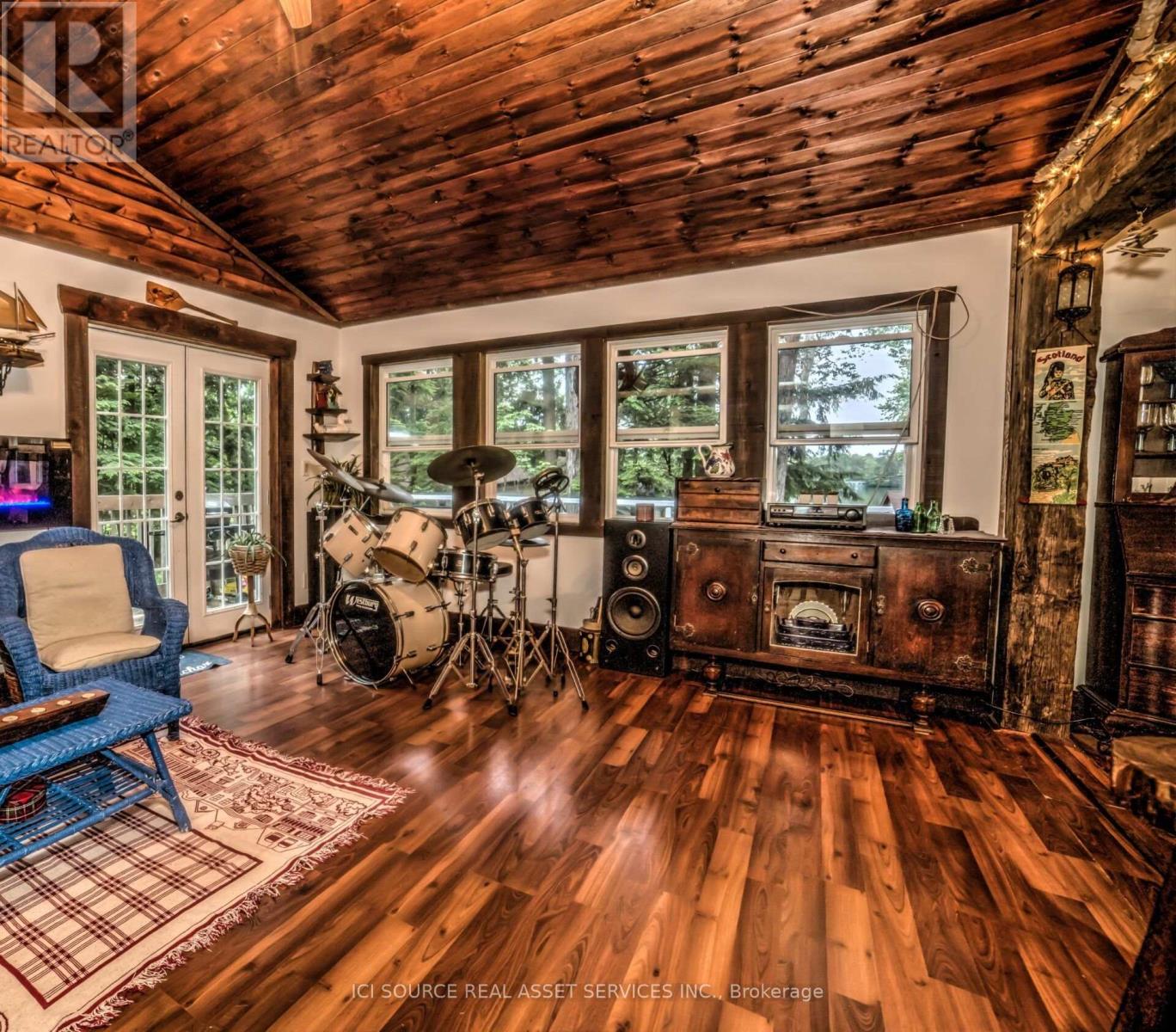 #UNIT 5 1218 MILFORD BAY ROAD - 28