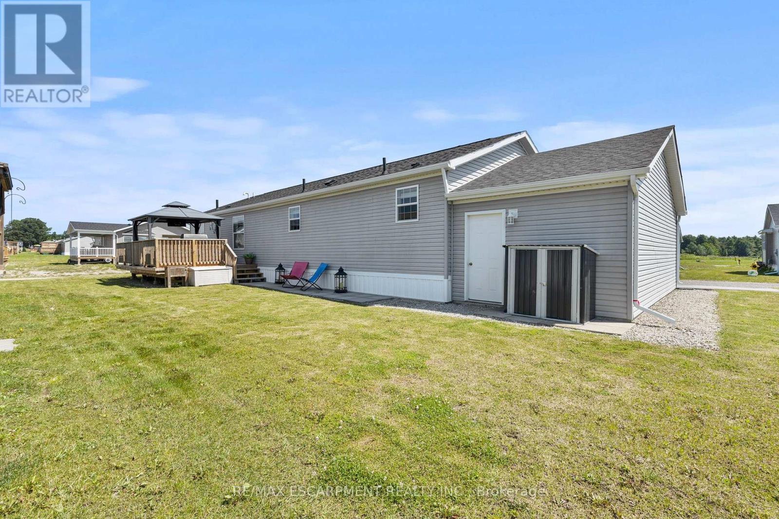 13 HICKORY HOLLOW - 26