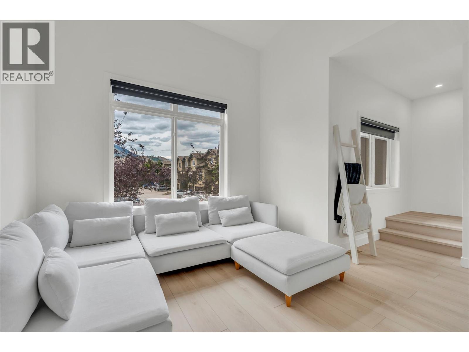 #116 48 Galt Avenue - 10