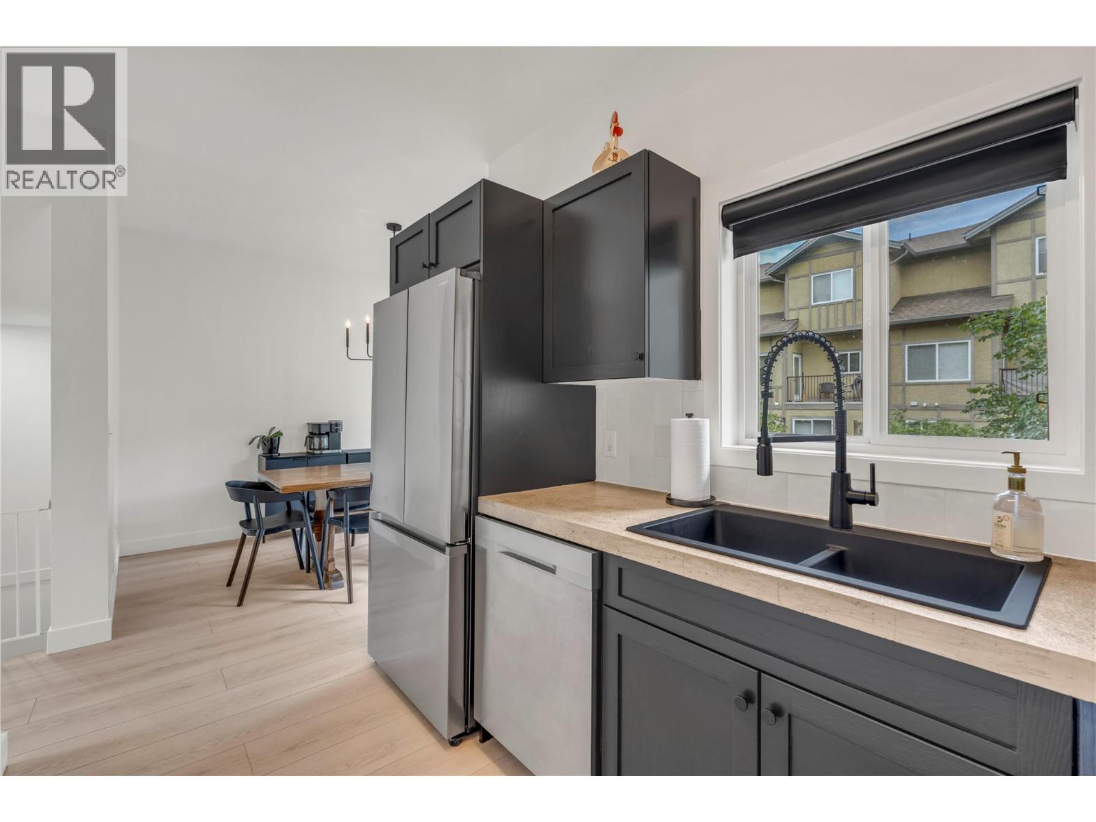 #116 48 Galt Avenue - 19