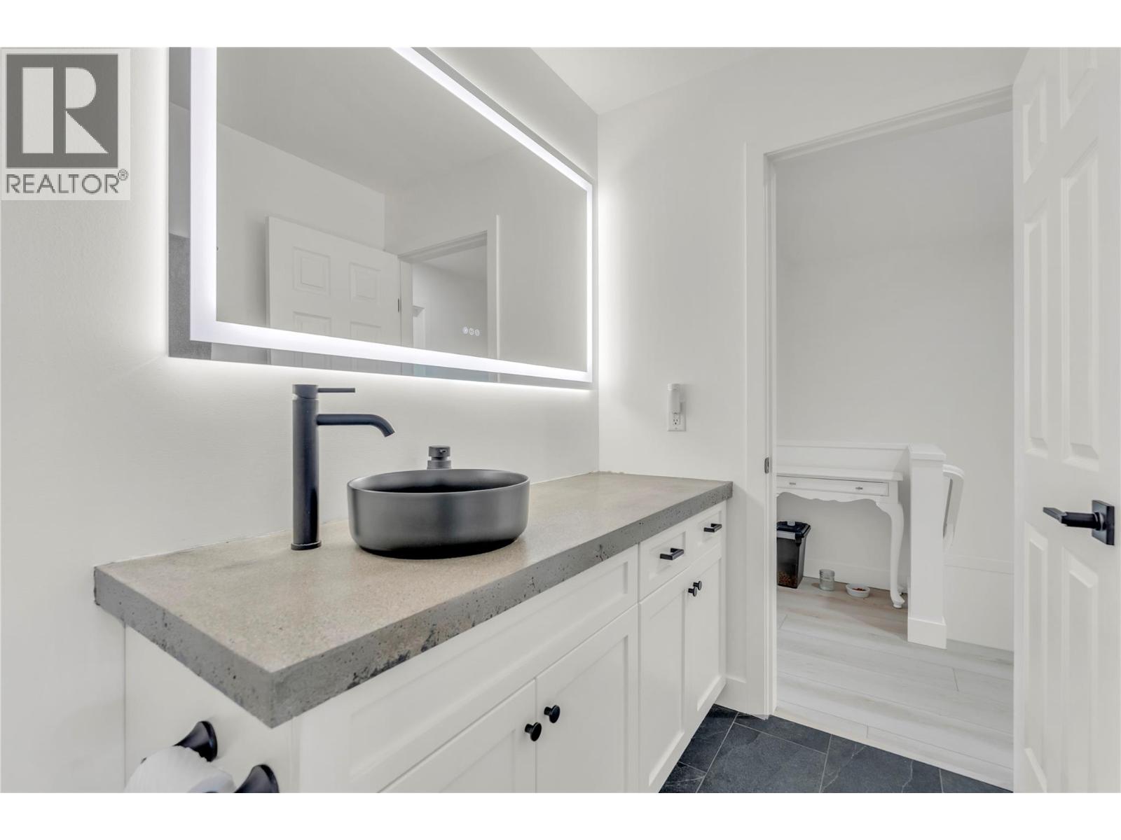 #116 48 Galt Avenue - 29