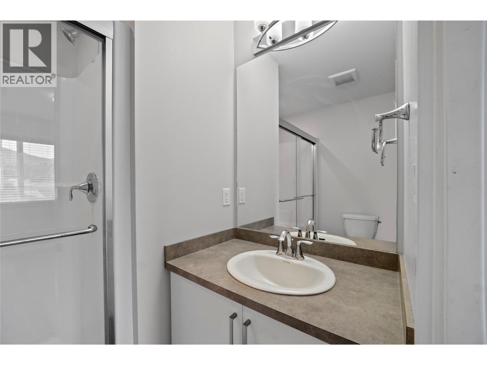 #6 2081 11 Avenue NE - 19