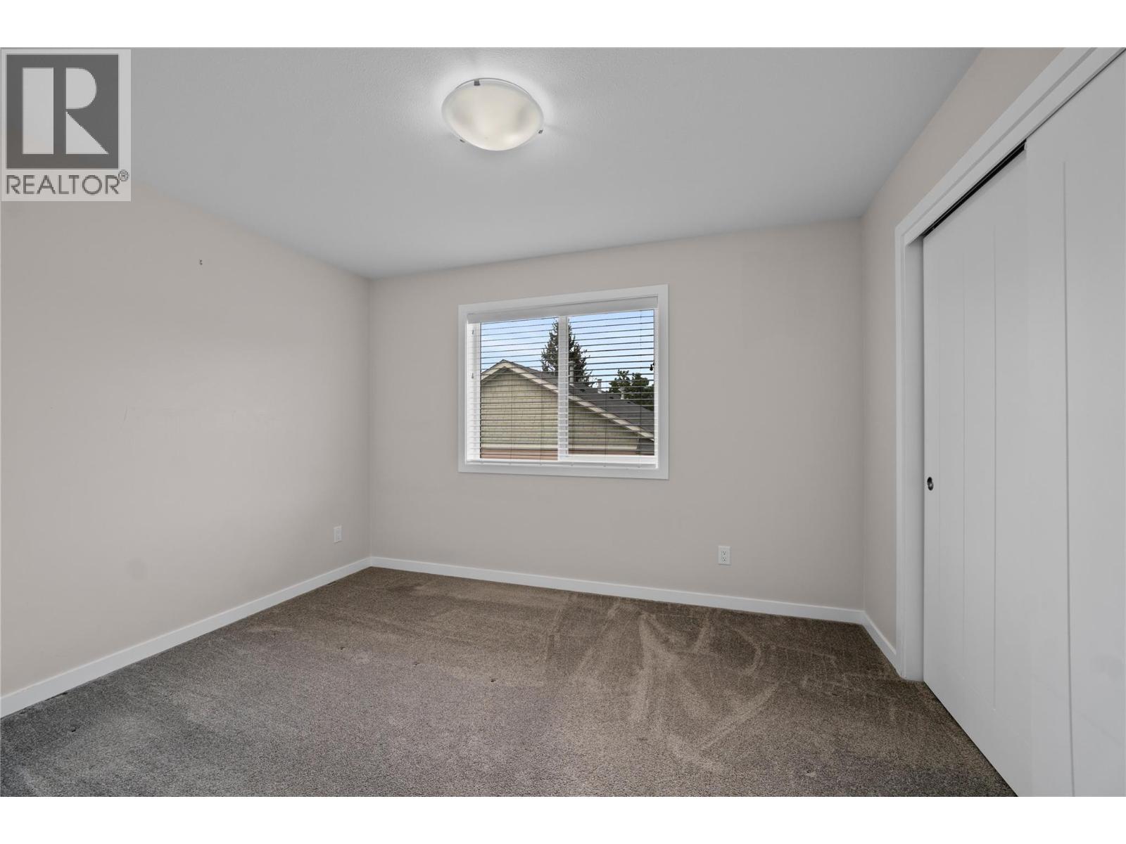 #6 2081 11 Avenue NE - 20