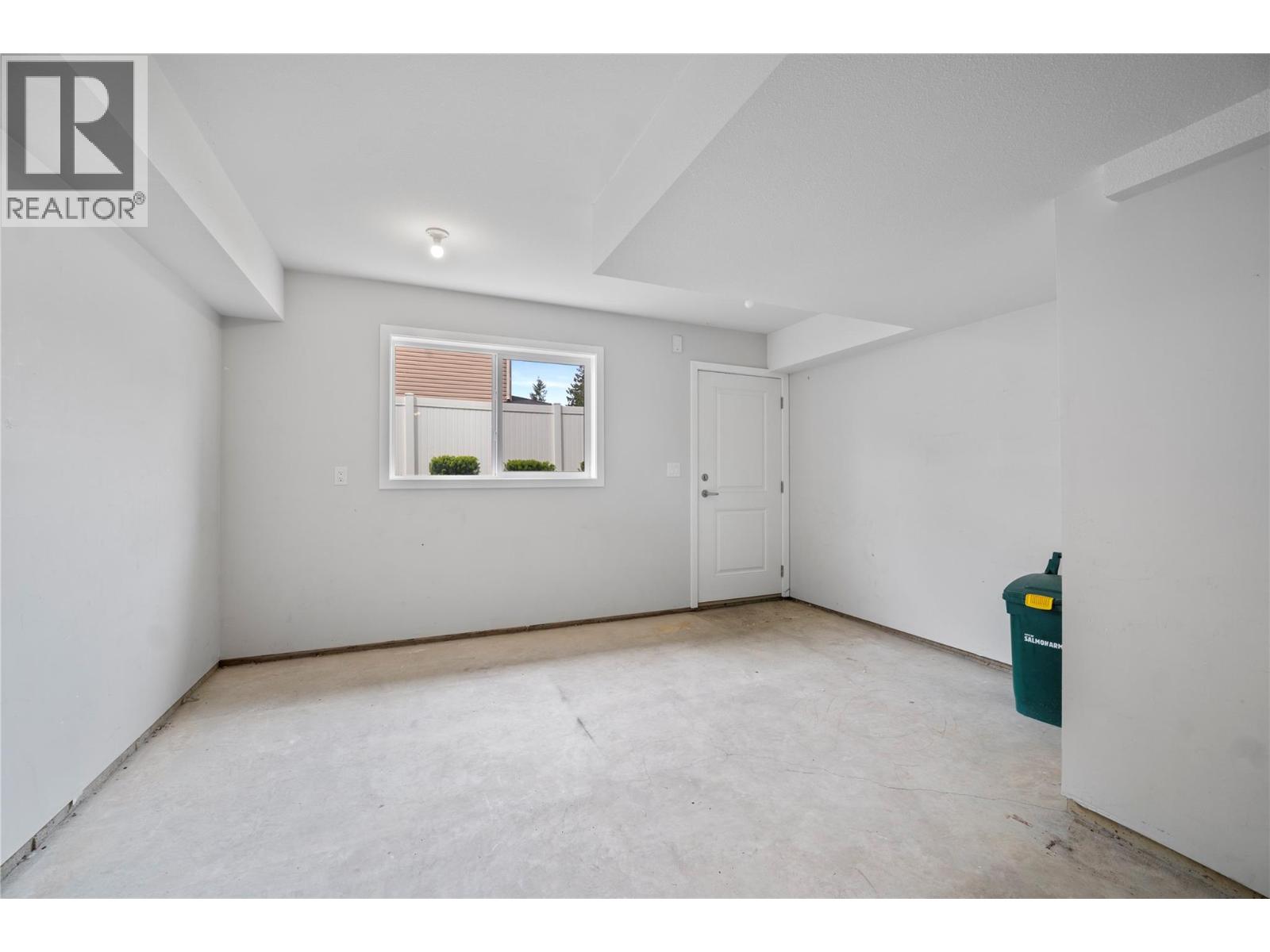 #6 2081 11 Avenue NE - 25