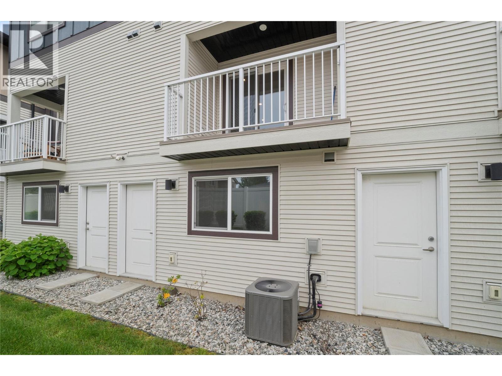 #6 2081 11 Avenue NE - 27