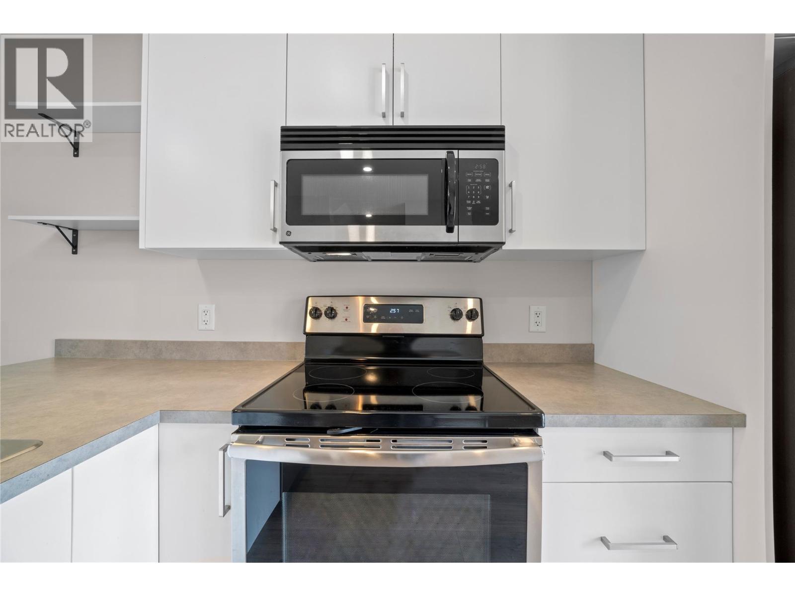 #6 2081 11 Avenue NE - 6