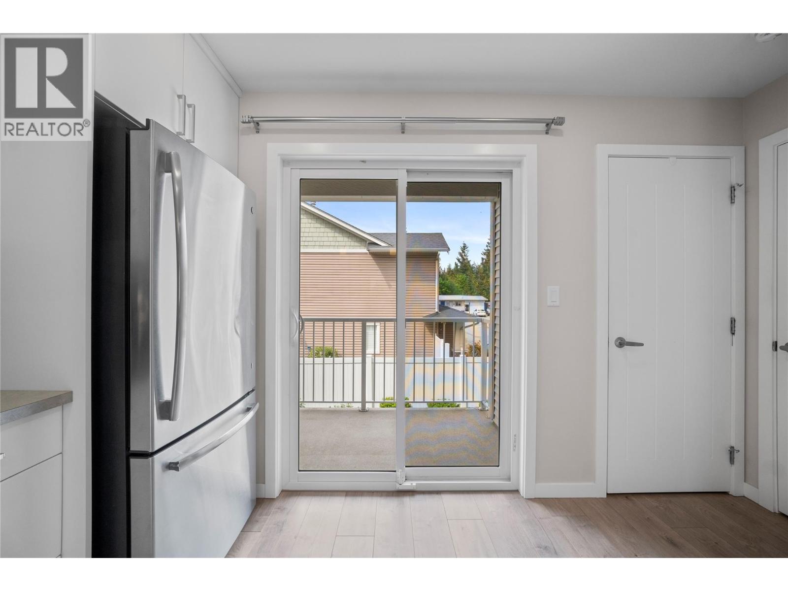 #6 2081 11 Avenue NE - 7