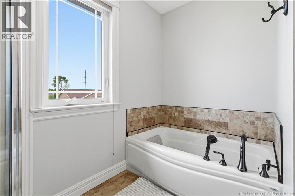 54 Clarendon Drive - Image 33
