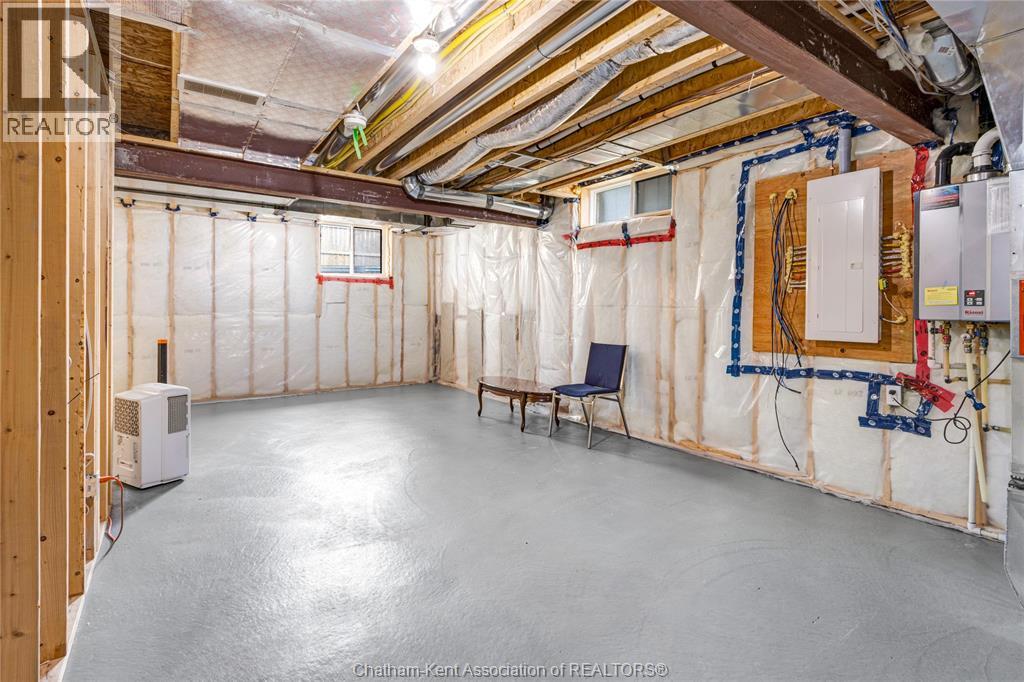 59 CHURCHILL PARK ROAD - 32