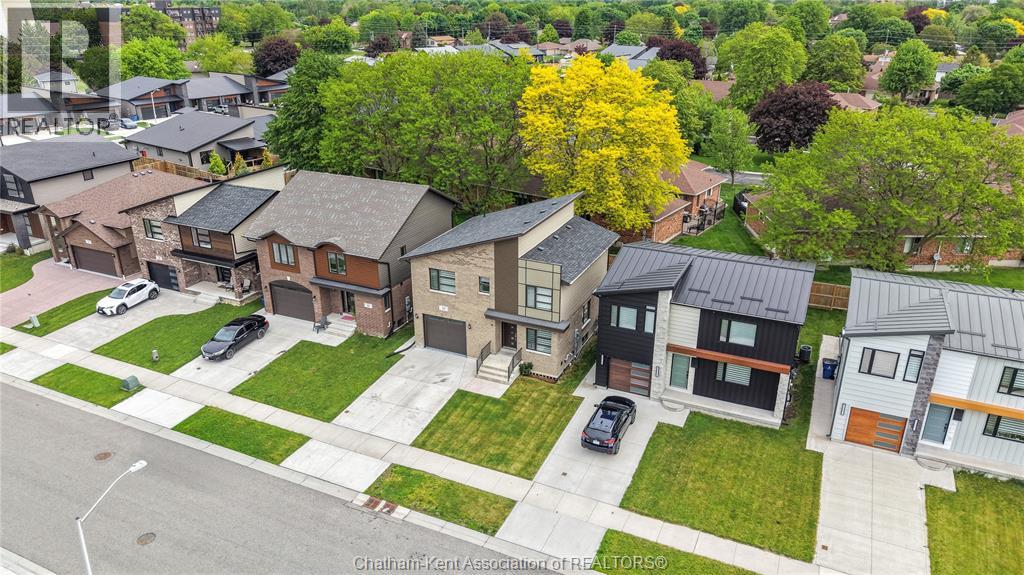 59 CHURCHILL PARK ROAD - 39