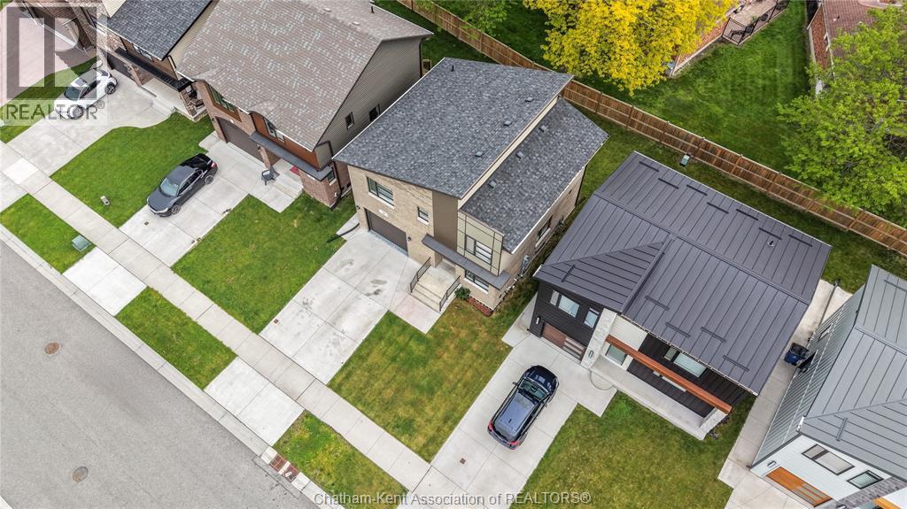 59 CHURCHILL PARK ROAD - 40