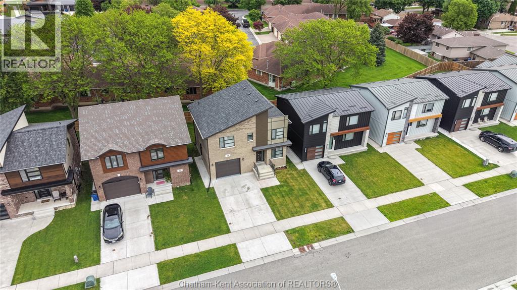 59 CHURCHILL PARK ROAD - 43