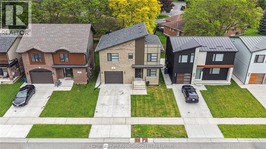 59 CHURCHILL PARK ROAD - 44