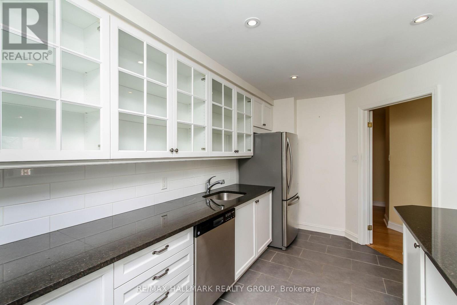 201 – 222 BRUYERE STREET, Ottawa. Luxury613. By Peter Sagos - Image 12