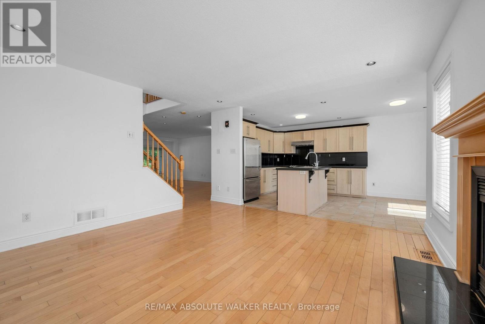 2269 SANDMAN CRESCENT - 16