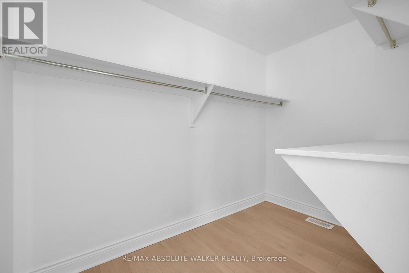 2269 SANDMAN CRESCENT - 29