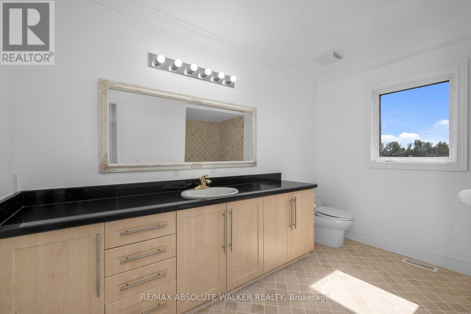 2269 SANDMAN CRESCENT - 30
