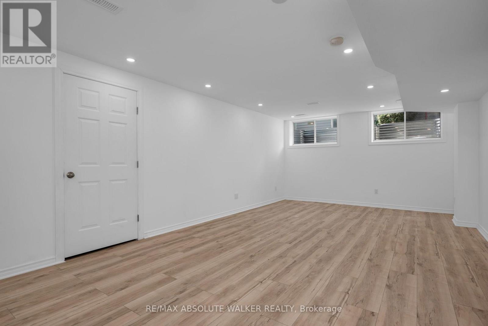 2269 SANDMAN CRESCENT - 33