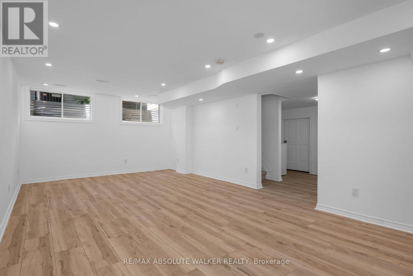 2269 SANDMAN CRESCENT - 34