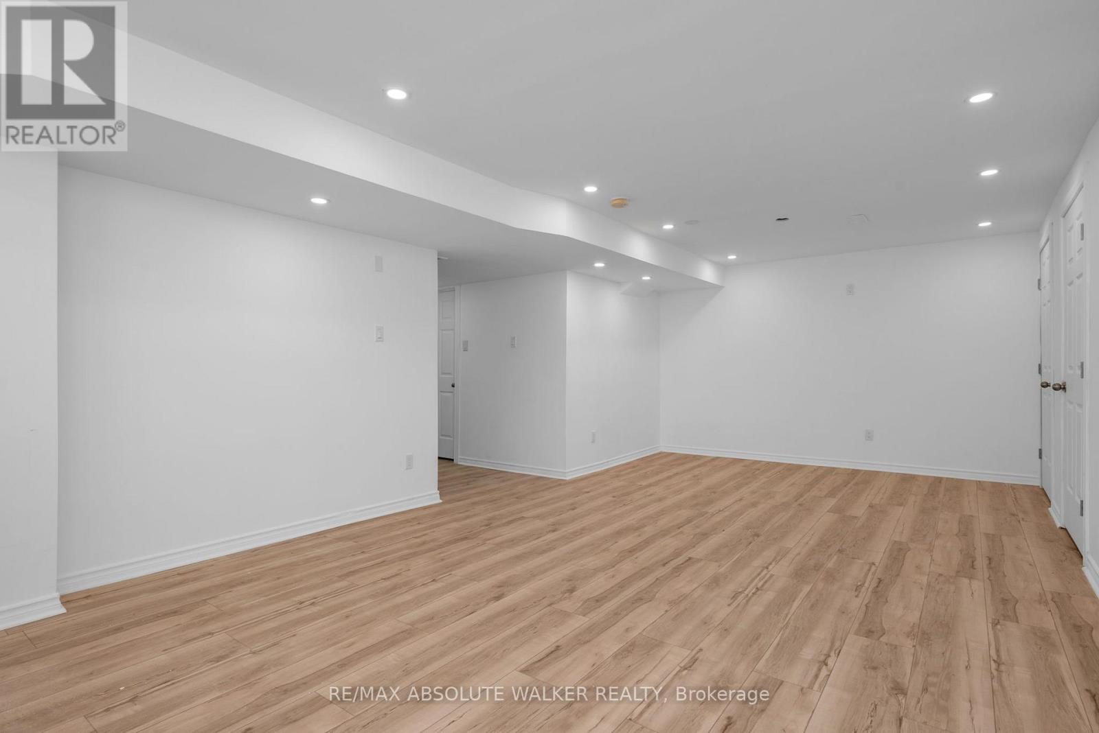 2269 SANDMAN CRESCENT - 35