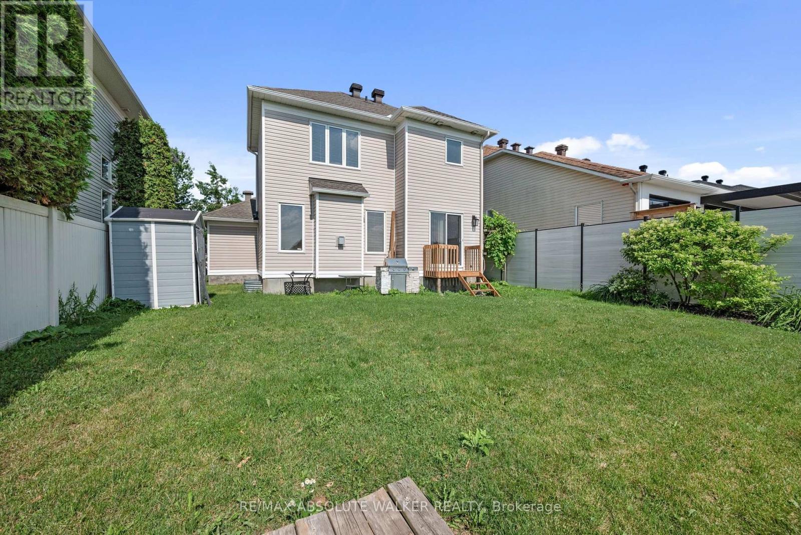 2269 SANDMAN CRESCENT - 38