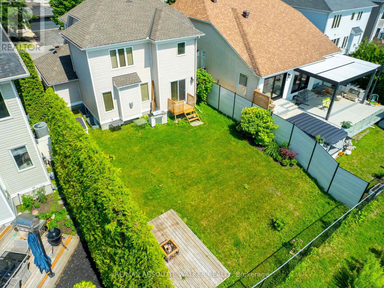 2269 SANDMAN CRESCENT - 44