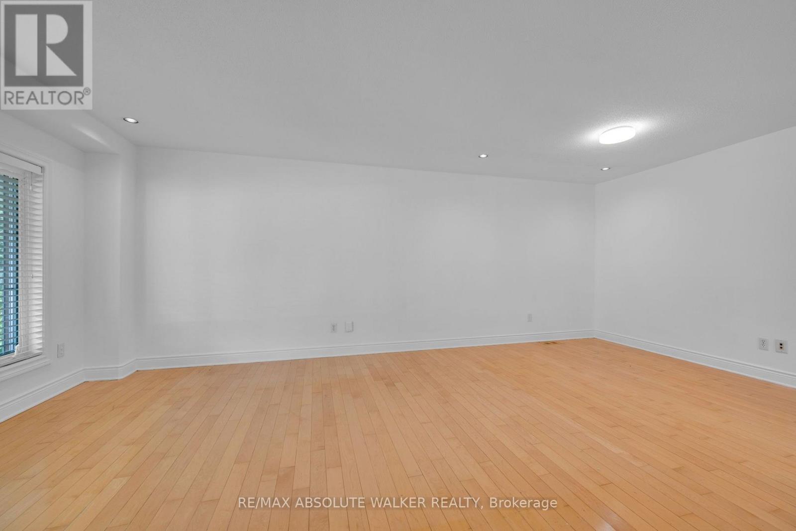 2269 SANDMAN CRESCENT - 9