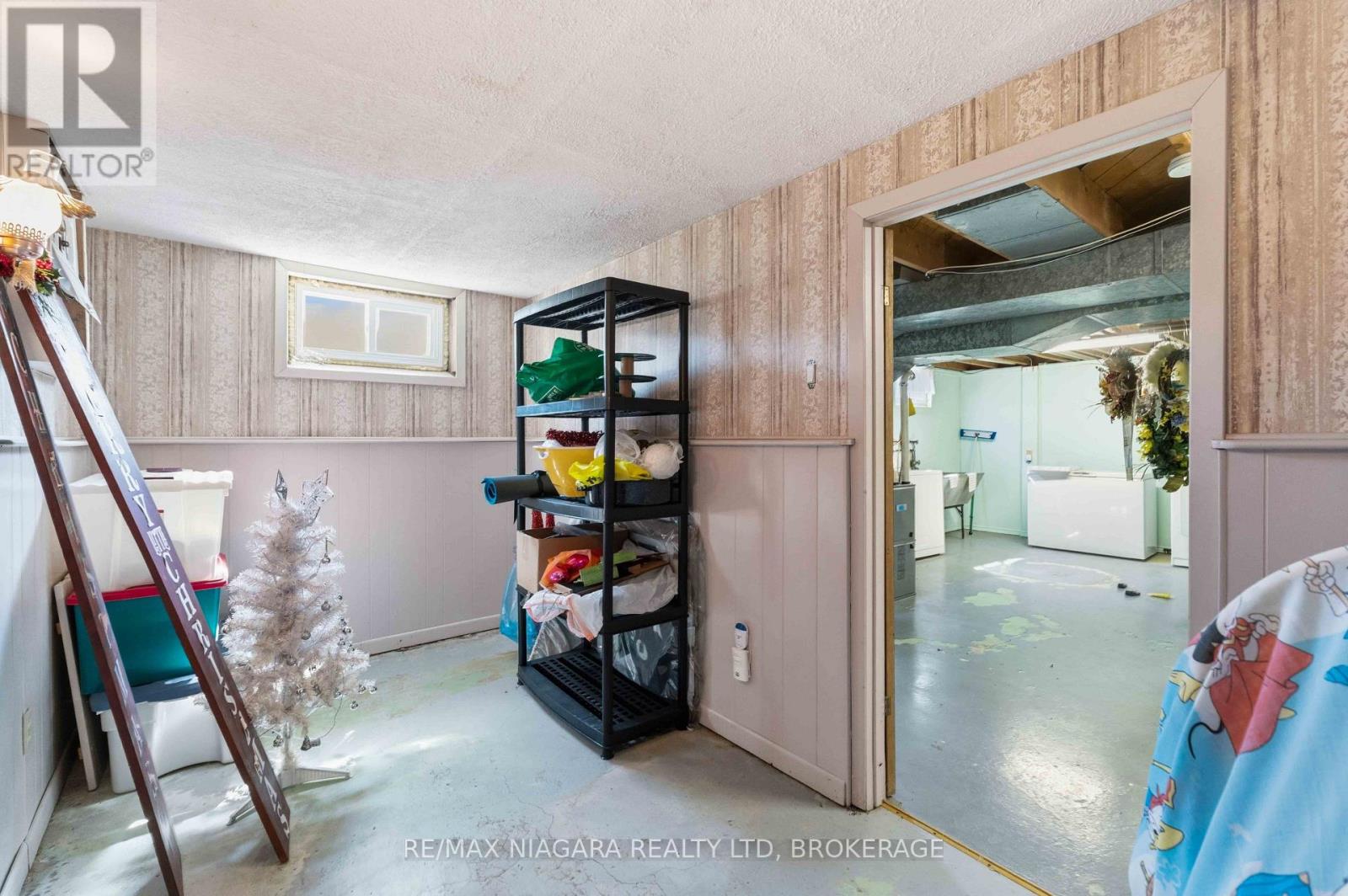 8689 FURLONG AVENUE - 27