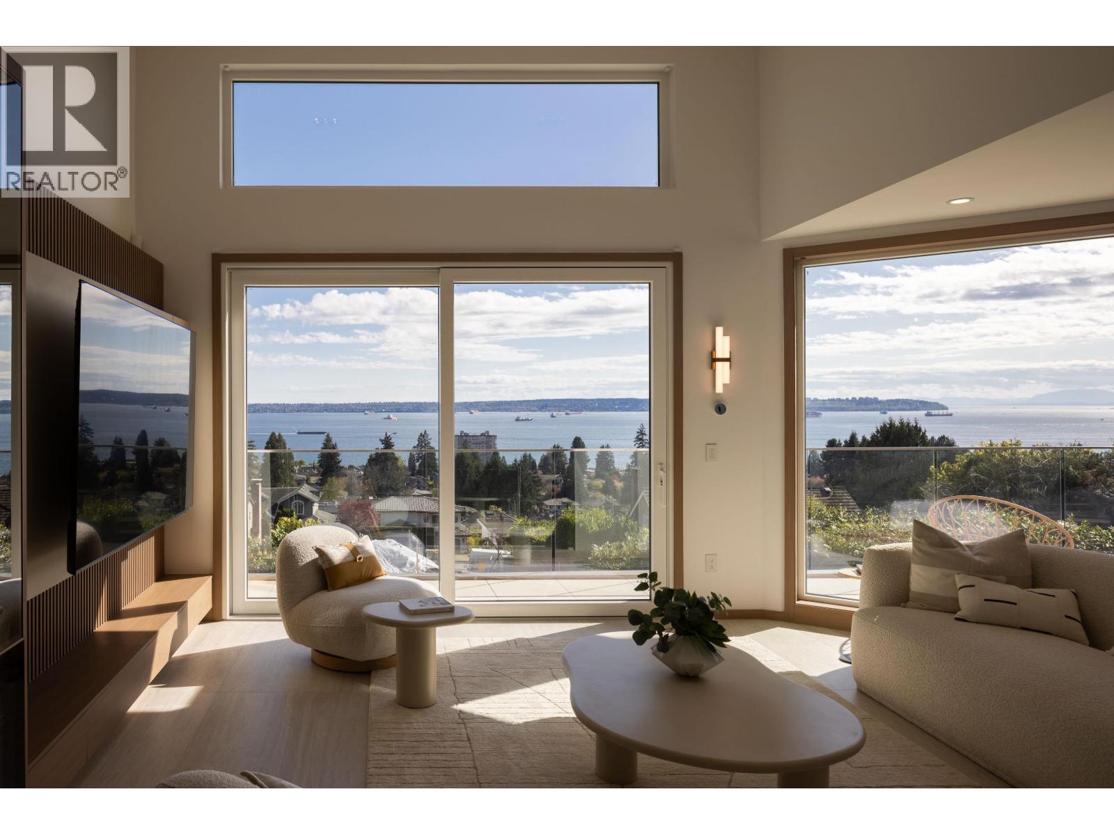 2356 OTTAWA AVENUE, West Vancouver